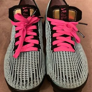Nike~ Vapor max ! Sneakers. Men size 8